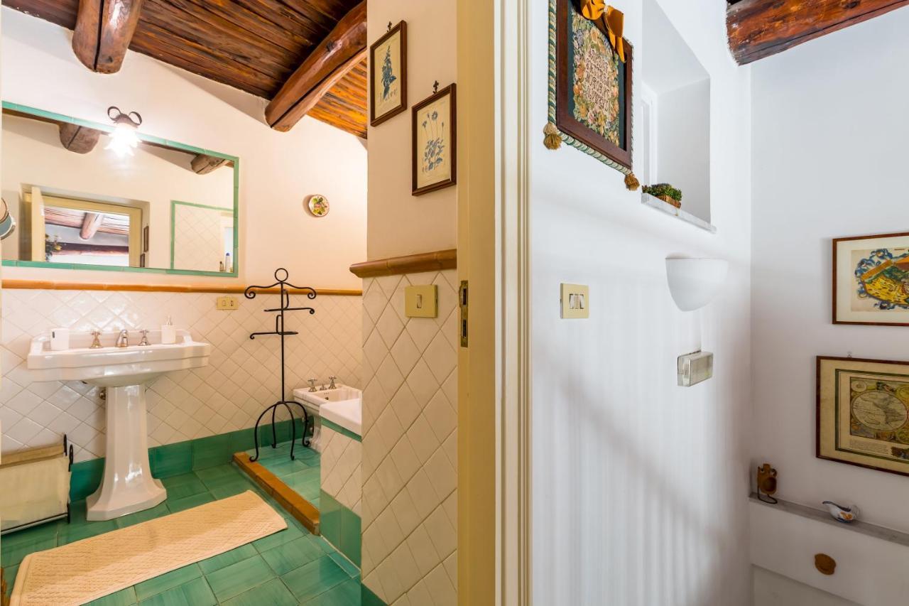 Residenza Capano Charming House By Napoliapartments Екстер'єр фото