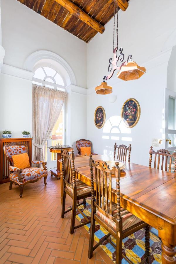 Residenza Capano Charming House By Napoliapartments Екстер'єр фото