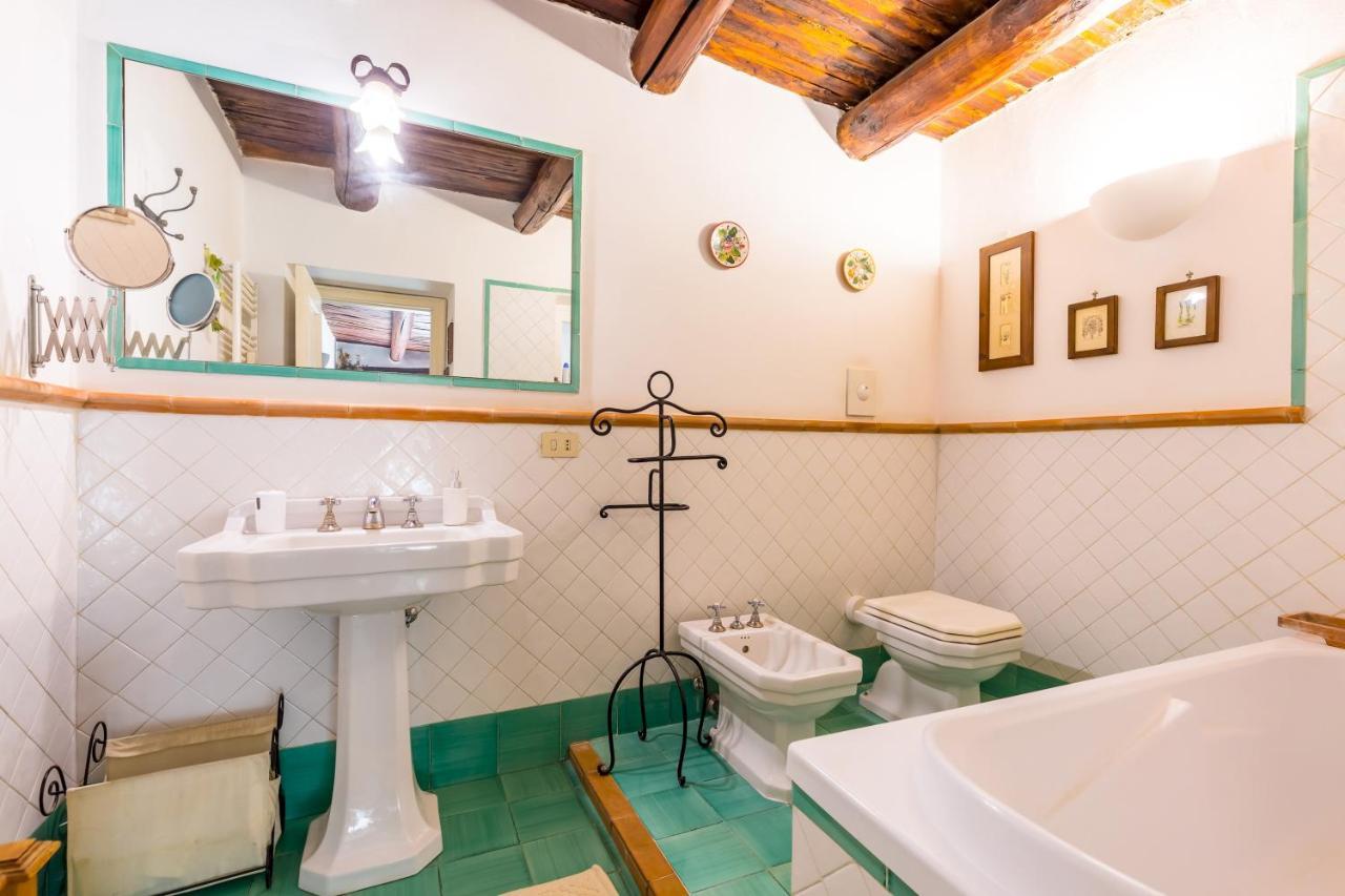 Residenza Capano Charming House By Napoliapartments Екстер'єр фото