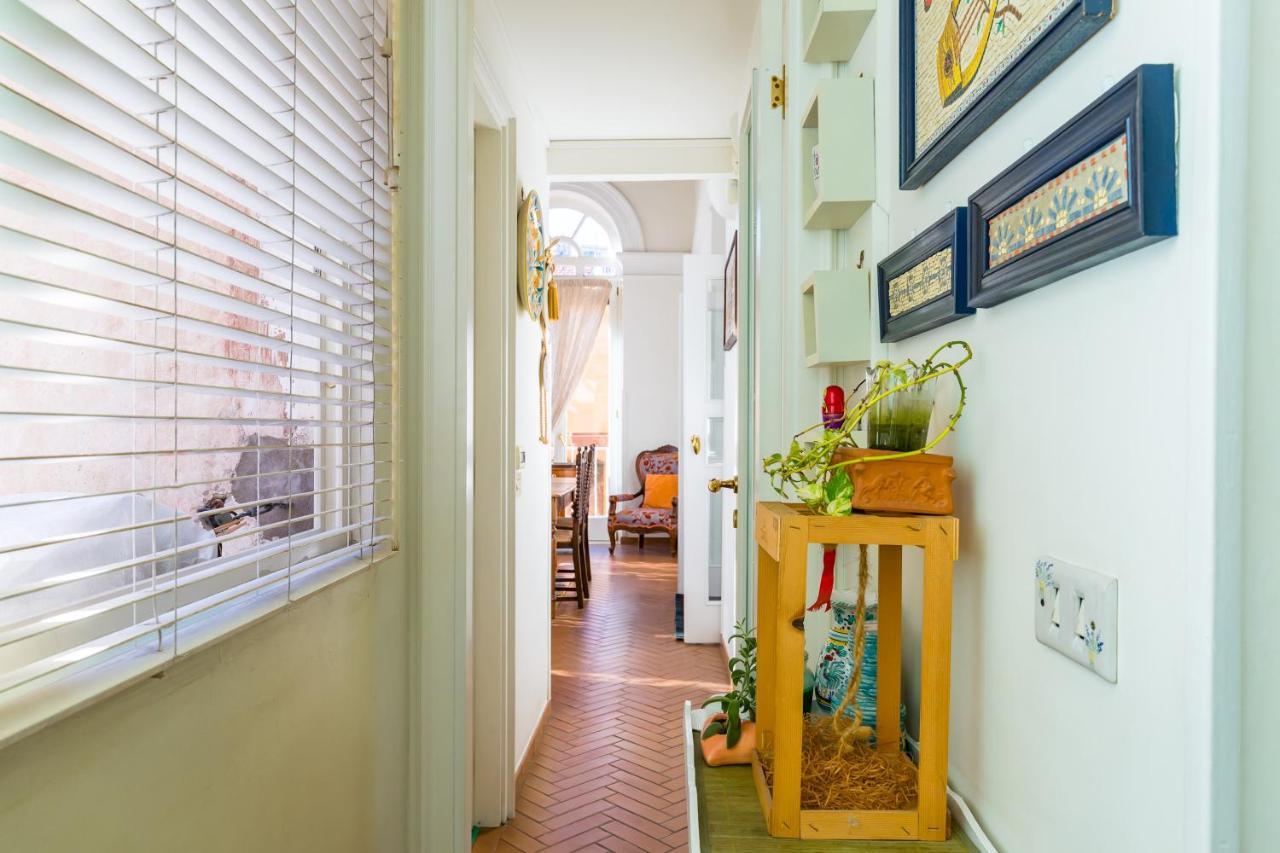 Residenza Capano Charming House By Napoliapartments Екстер'єр фото