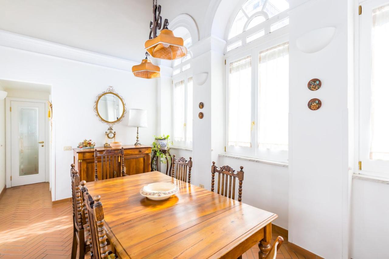 Residenza Capano Charming House By Napoliapartments Екстер'єр фото