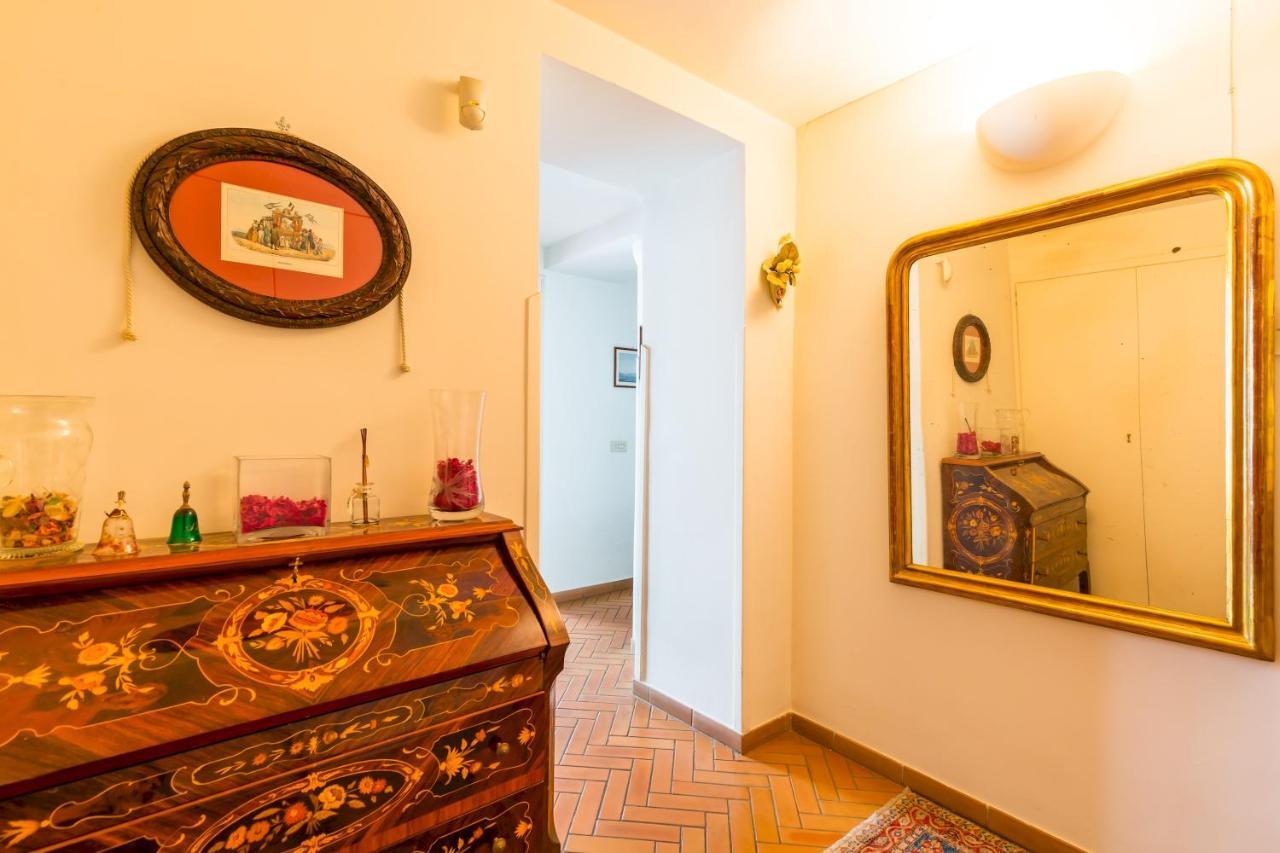 Residenza Capano Charming House By Napoliapartments Екстер'єр фото