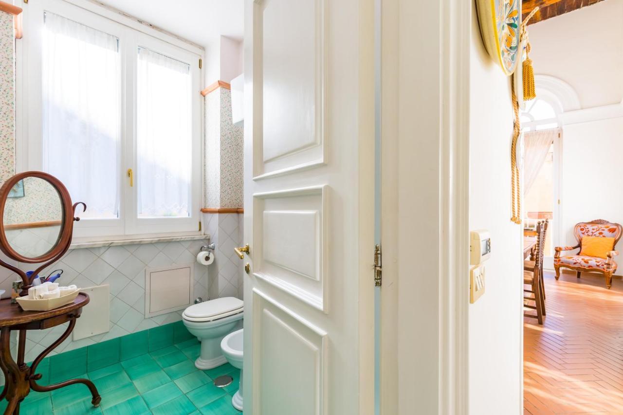 Residenza Capano Charming House By Napoliapartments Екстер'єр фото
